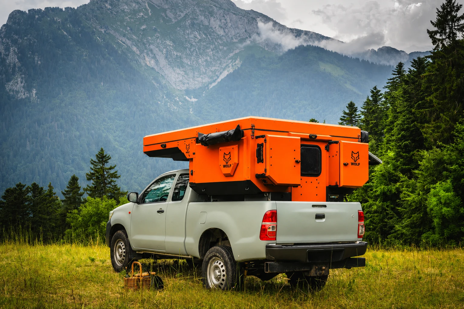 WOLF Camper — Orange fluo