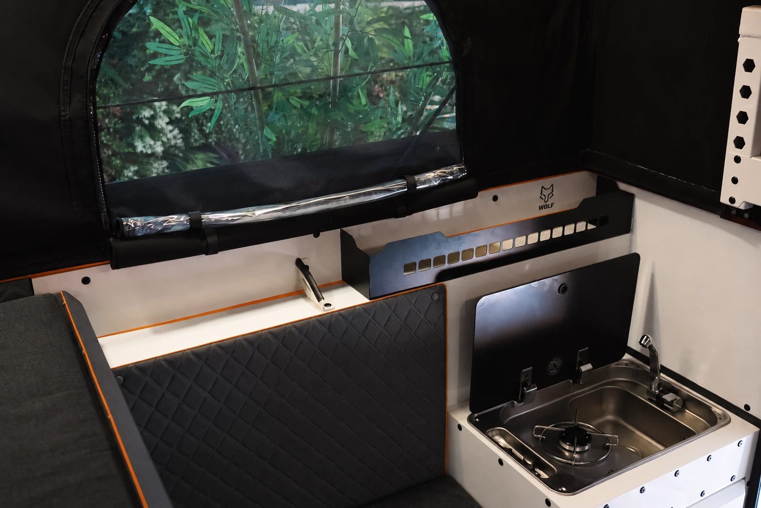 WOLF Camper — Orange fluo