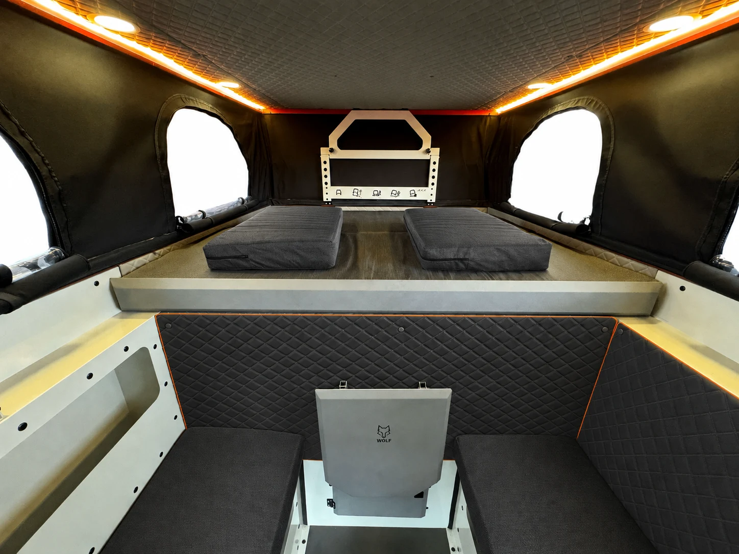 WOLF Camper — Orange fluo