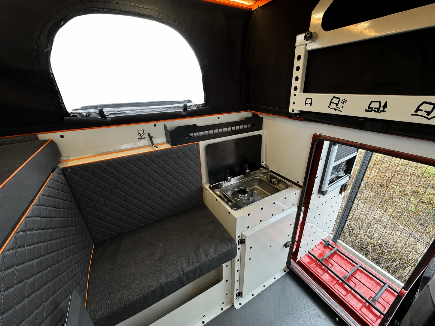WOLF Camper — Orange fluo